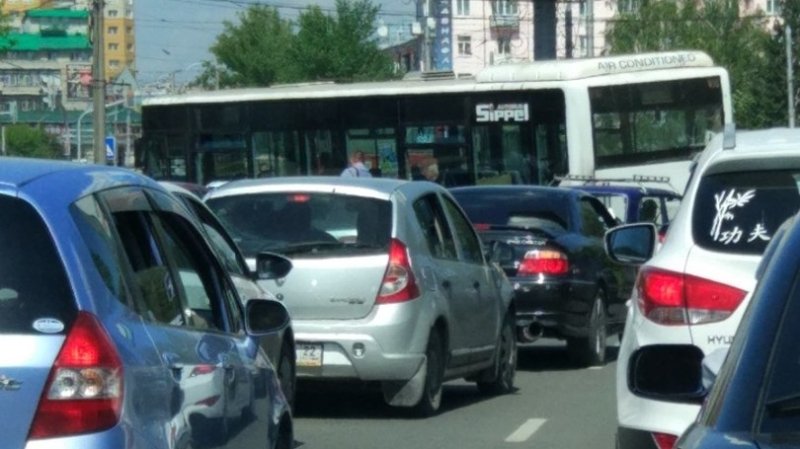 Опубликованы фото жуткого ДТП с автобусами в Барнауле