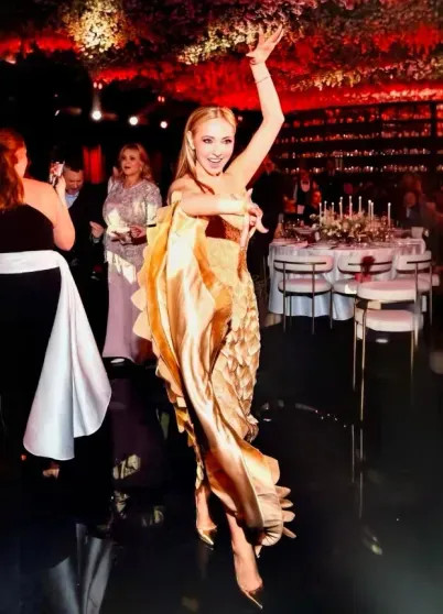 Татьяна Навка показала фото с мужем Дмитрием Песковым в честь дня рождения Навка, НавкаТатьяна, Дмитрием, Татьяна, Песковым, замужем, пресссекретарём, покоя, президента, мужем, чемпионка, родила, НавкаНапомним, ЕлизаветуВ, сыновей, детей, троих, которая, отношений, Солоцинской