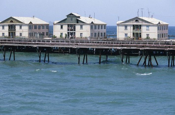 посёлок, Нефтяные Камни, история, интересное