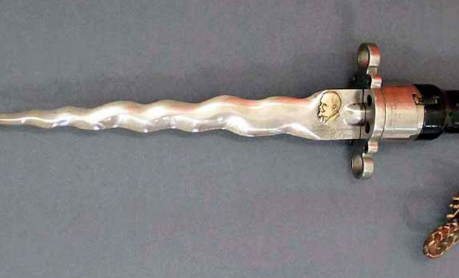 Как устроен уникальный кинжал-пистолет Сталина Как устроен уникальный кинжал-пистолет Сталина