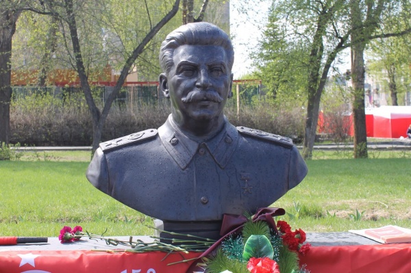 Памятник Сталину в Новосибирске(2017)|Фото: vk.com/club4241972 Памятник Сталину в Новосибирске(2017)|Фото: vk.com/club4241972