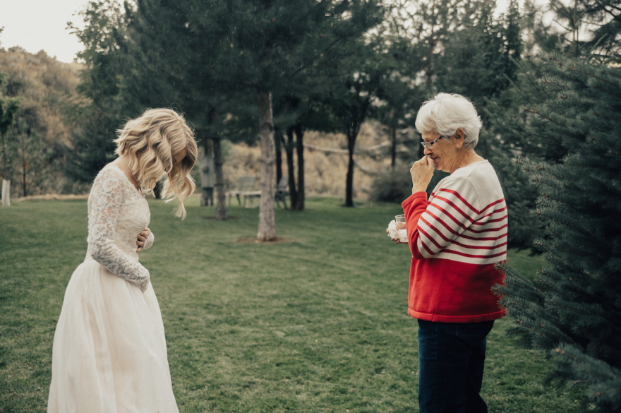 bride-wears-grandmother-old-wedding-1962-dress-penny-jensen-jordyn-cleverly-12