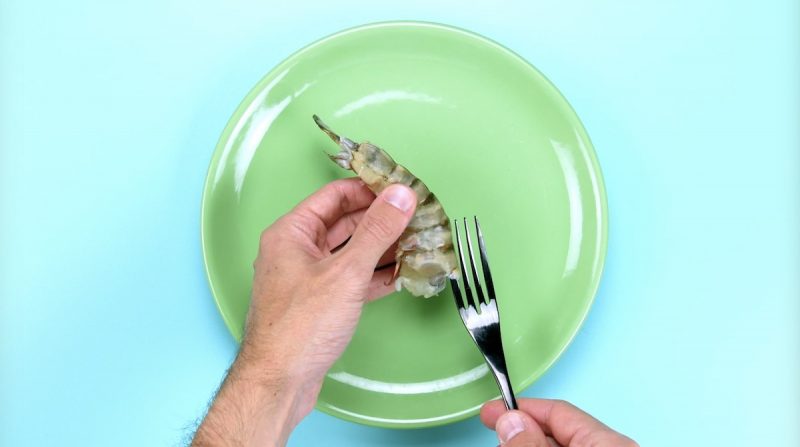 Авокадо, яйца и чеснок: 10 профессиональных трюков помогут быстро очистить что угодно Авокадо, яйца и чеснок: 10 профессиональных трюков помогут быстро очистить что угодно женский очаг,кулинария,полезные советы,рукоделие,своими руками