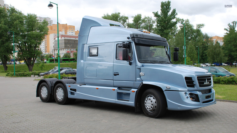 Первый капотный тягач от МАЗ готов поспорить за место под «русским солнцем» авто, тягач, факты