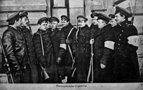 Вместо старой полиции в 1917 году появилось добровольное милицейское ополчение.
