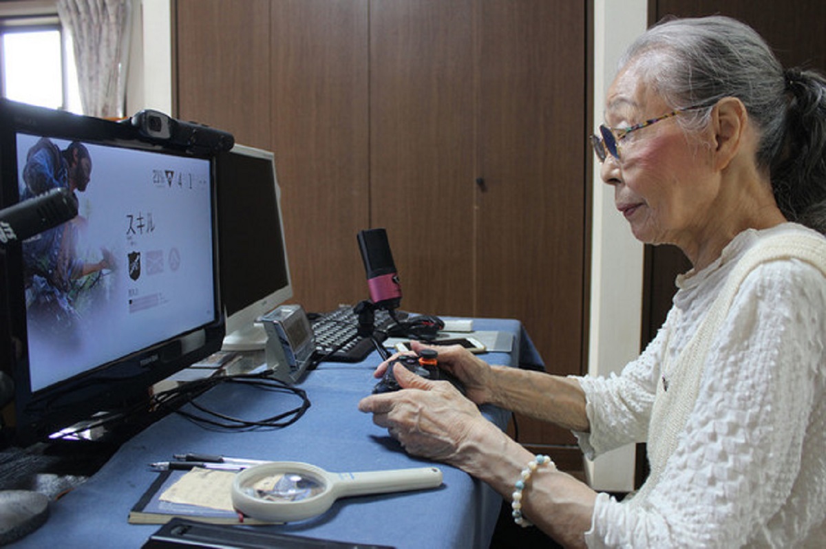 89-летняя бабушка-блогер перещеголяла молодых геймеров также, всегда, Хамако, канал, перешла, почти, сделать, момент, полностью, может, видео, создать, решила, стала, данный, играет, после, Legend, пожилых, людей