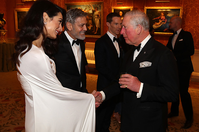 Амаль и Джордж Клуни, Бенедикт Камбербэтч, Люк Эванс и другие на приеме в Букингемском дворце Амаль и Джордж Клуни, Бенедикт Камбербэтч, Люк Эванс и другие на приеме в Букингемском дворце Красная дорожка