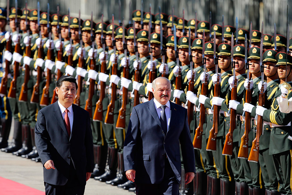 2013-07-16T091617Z_478476242_GM1E97G1BVN01_RTRMADP_3_CHINA-BELARUS-pic4_zoom-1000x1000-16802