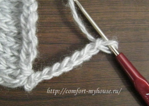 Как связать помпоны крючком для отделки края изделия вязание