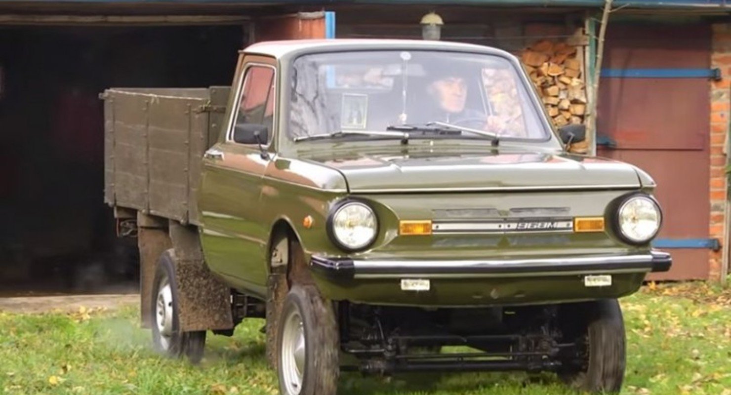Умельцы из глубинки сделали из «Запорожца» грузовик и даже настоящий дом