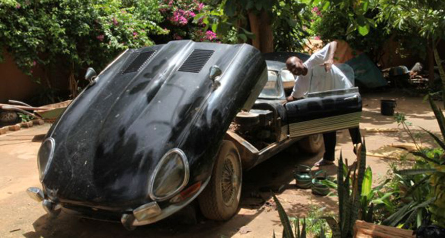 Уникальная находка: Jaguar E-Type, который эксплуатировался в сердце Африки целых 40 лет Уникальная находка: Jaguar E-Type, который эксплуатировался в сердце Африки целых 40 лет авто