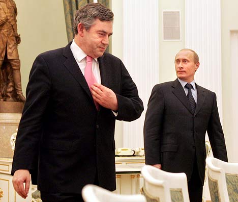 Gordon Brown and Vladimir Putin