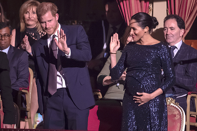 Меган Маркл надела любимый браслет принцессы Дианы на представление в Альберт-холле Меган Маркл надела любимый браслет принцессы Дианы на представление в Альберт-холле звездный стиль