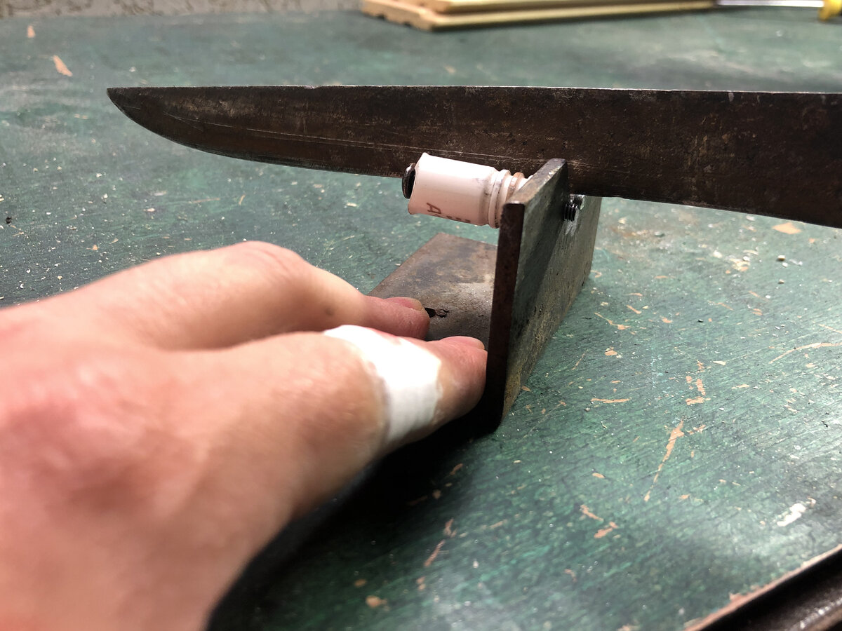 Проводим ножом 