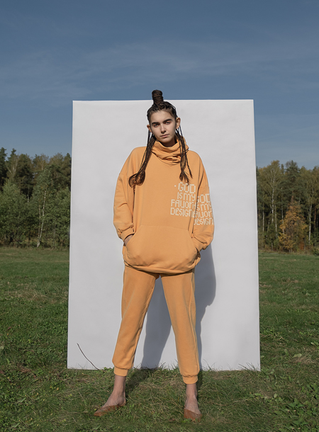 От капсул для самоизоляции до digital-коллекций: дизайнеры представили новые лукбуки Мода,Новости моды