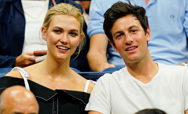 Карли Клосс и Джошуа Кушнер впервые замечены после выхода скандальной книги об их семье