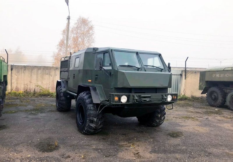 В Новгороде продают сделанный в единственном экземпляре вездеход «Вепрь»