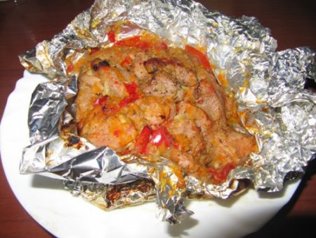 Мясо с овощами, запеченное в фольге в духовке