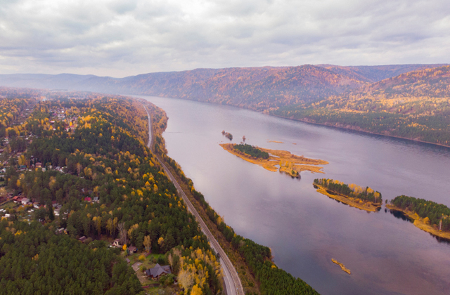 Удиви меня на Енисее: как ведущие чум строили и оленей кормили