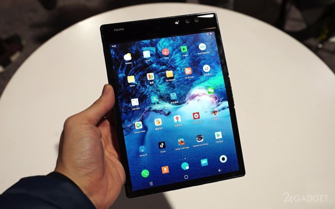 На CES 2019 привезли новый складной смартфон с гибким экраном ces 2019