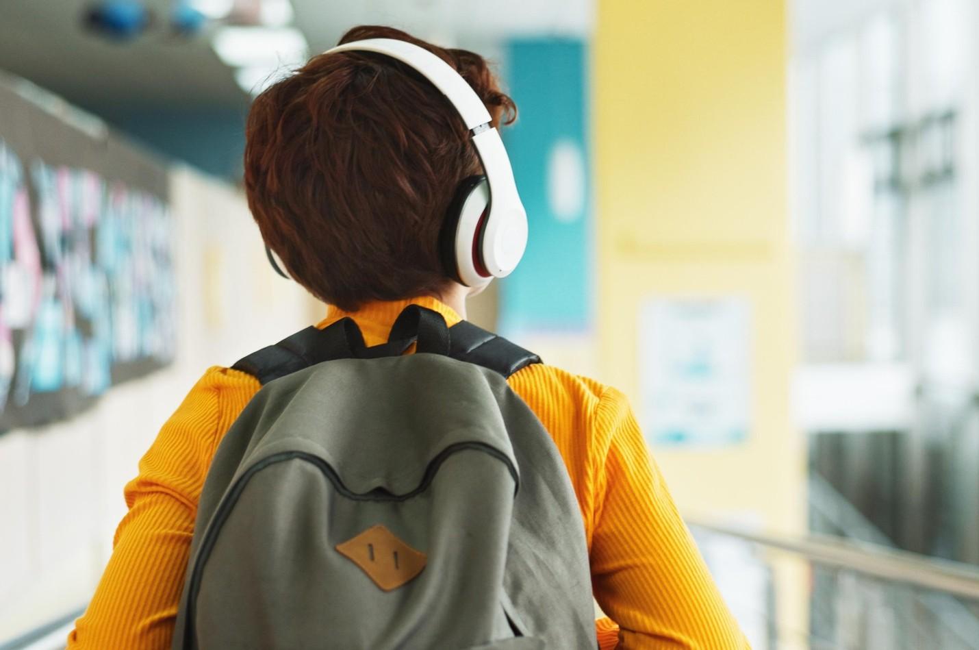 Может ли охранник не пускать родителей ребенка в школу найти, только, школы, ребенка, помочь, вправе, родителей, Охранник, детей, через, ребенку, школе, охранником, сумки, права, включая, пропускной, школефото, чтобы, родитель