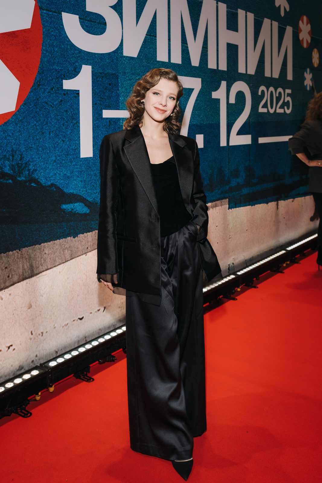  Елизавета Базыкина, Анна Михалкова и Марина Зудина