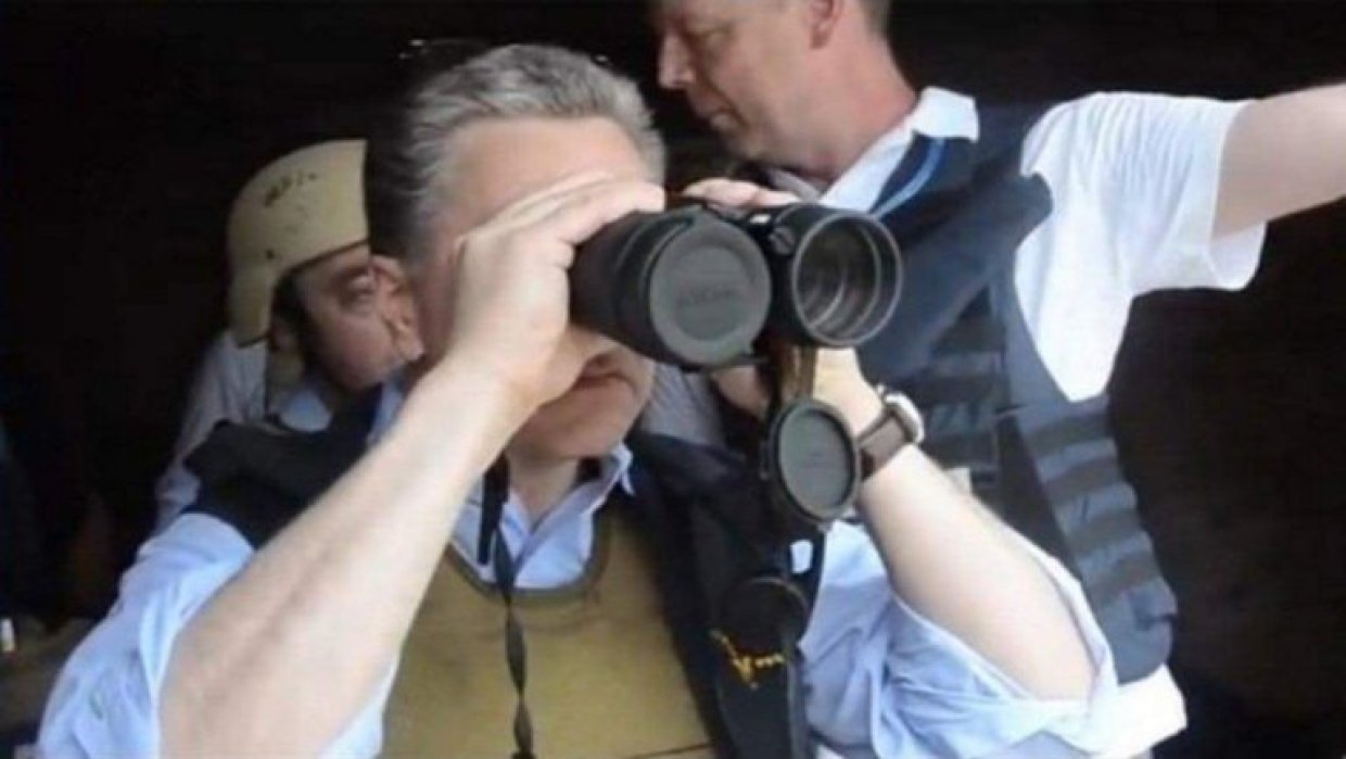 Смотрит на Донбасс закрытым глазом: российский телеведущий высмеял поведение Волкера в Авлеевке