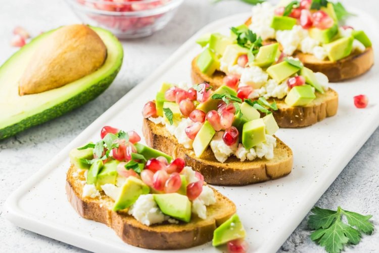 20 быстрых и вкусных закусок на 8 Марта понадобится, чеснока, Нарежь, натри, сыром, Отвари, зубчика, нарежь, специиПриготовление, терке, твердого, Смешай, выложи, чеснок, орехи, смешай, орехов, майонезом, отправь, вместе