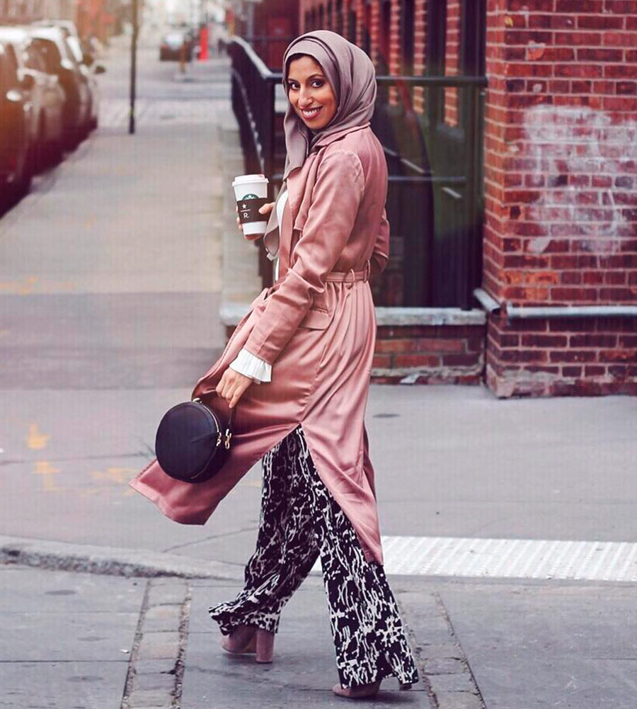 Как одеваться в грозном. Стильные образы для мусульманок. Современная мусульманская одежда для женщин. Стильный хиджаб. Образы в хиджабе.