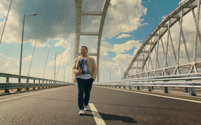 Новая песня группы «Любэ» — про отпуск и Крымский мост Новая песня группы «Любэ» — про отпуск и Крымский мост авто и мото,автоновости,Крымский мост,Россия