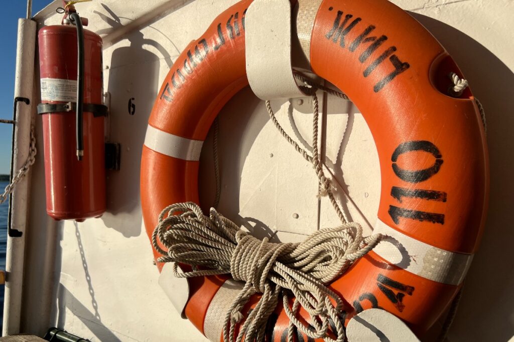 Трое байдарочников пропали в Белом море