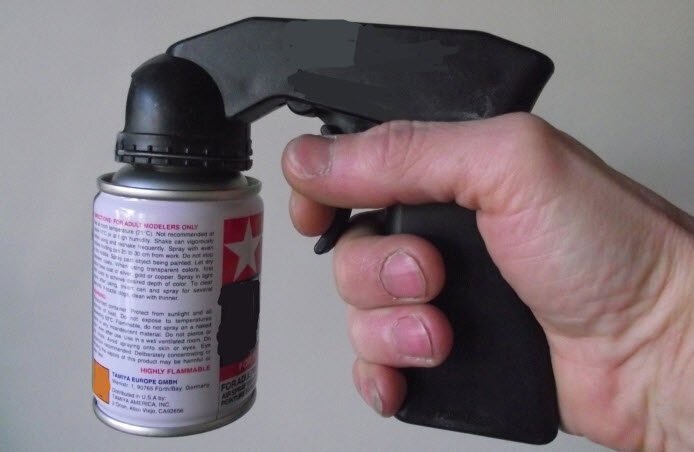 4 гениальных инструмента и приспособлений для дома: насадка на баллончик, контурный шаблон, сверла, транспортер для мебели