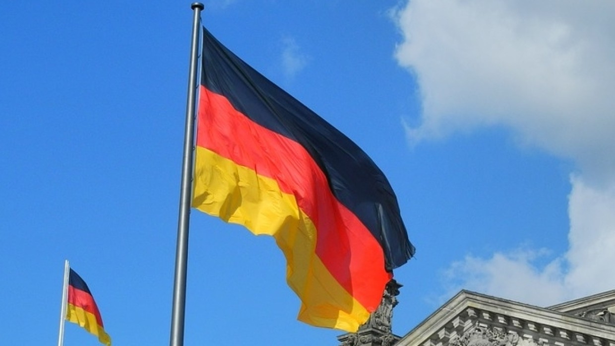 Ошибочное уведомление о вакцинации получили 100 тыс. человек в Германии