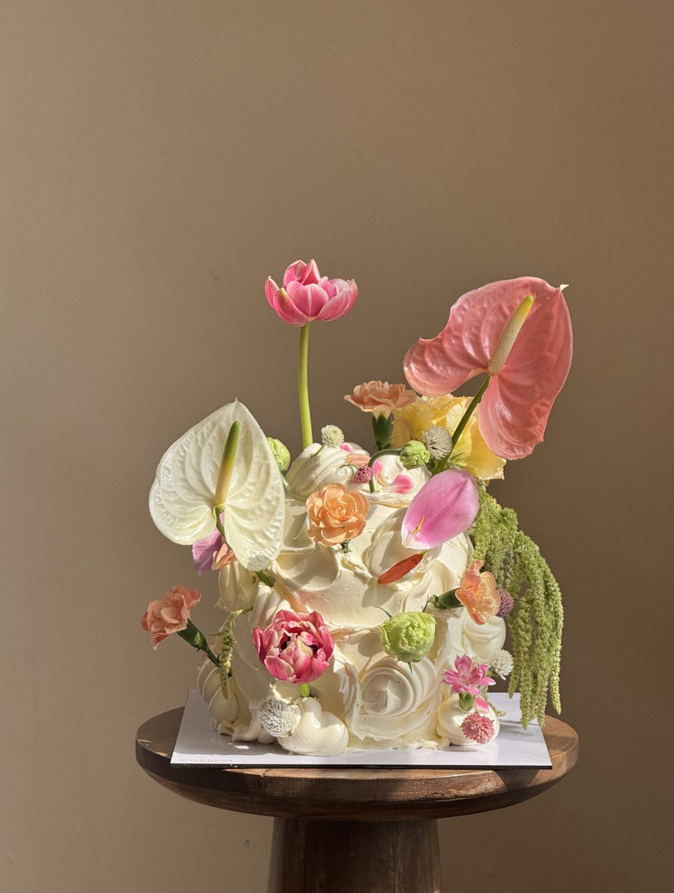 Свадебные тренды-2026: плоские торты и десерты в стиле Марии-Антуанетты можно, торты, Торты, акцент, ткани, гостей, более, добавить, могут, немного, которые, всего, просто, десерт, очень, особенно, цветами, стиле, цветочный, цветы