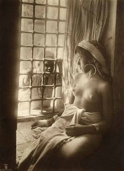 Эротические фотографии арабских женщин XX века
