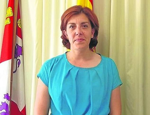 Загадочный испанский «Робин Гуд» оставляет конверты со 100 евро под дверями жителей деревни Загадочный испанский «Робин Гуд» оставляет конверты со 100 евро под дверями жителей деревни благотворительность,Испания,странности