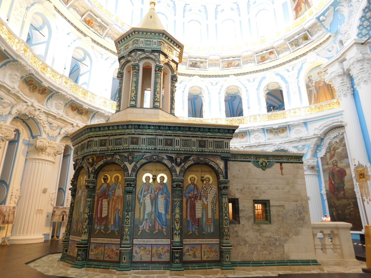 Новоиерусалимский монастырь в истре фото внутри храма