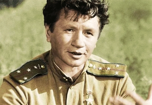 Легенде советского и "маэстро" военного кино - Леониду Быкову 90 лет!