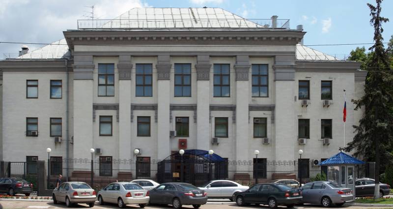 Дипломатия России на постсоветском пространстве: беспомощность послов