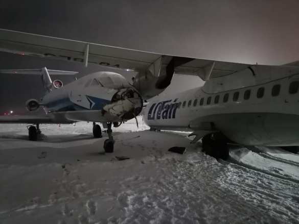 Самолёты столкнулись в аэропорту Сургута (ФОТО) | Русская весна