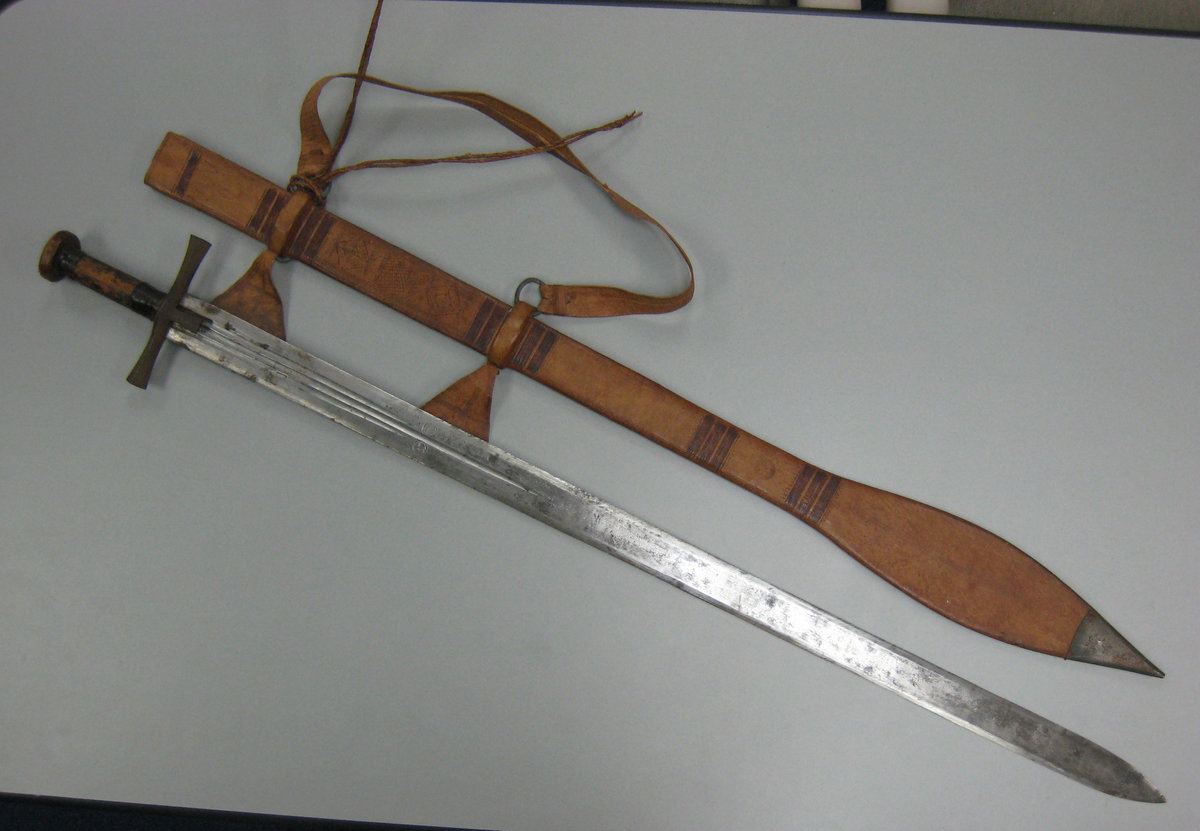 Меч вместо огнестрельного оружия