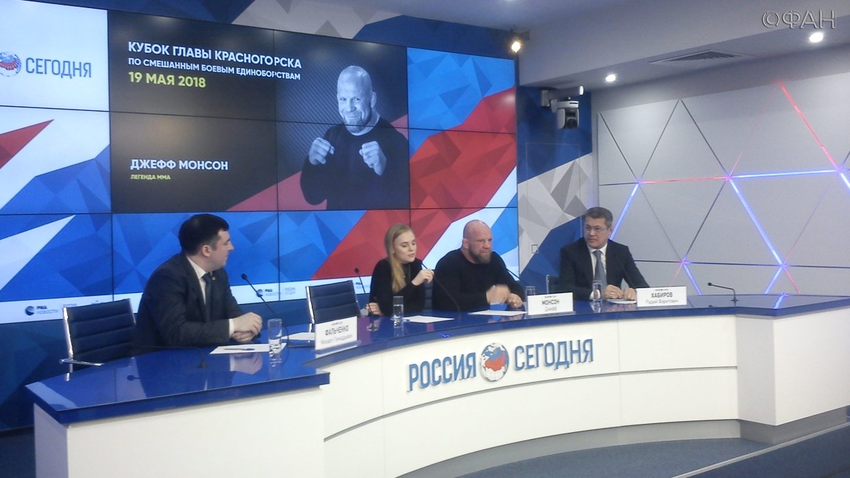 Голосовать за Путина, дружить с медведями: боец ММА рассказал о жизни в России