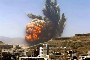 По тюрьме Йемена Арабская коалиция нанесла мощный авиаудар удар: десятки погибших