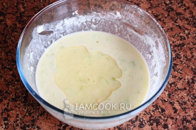 Влить масло