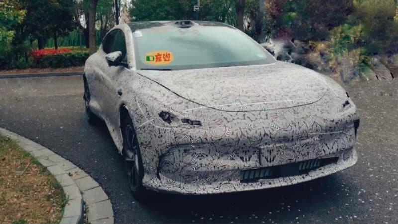 Электромобиль IM L5 EV от SAIC и Alibaba замечен в Китае во время дорожных испытаний