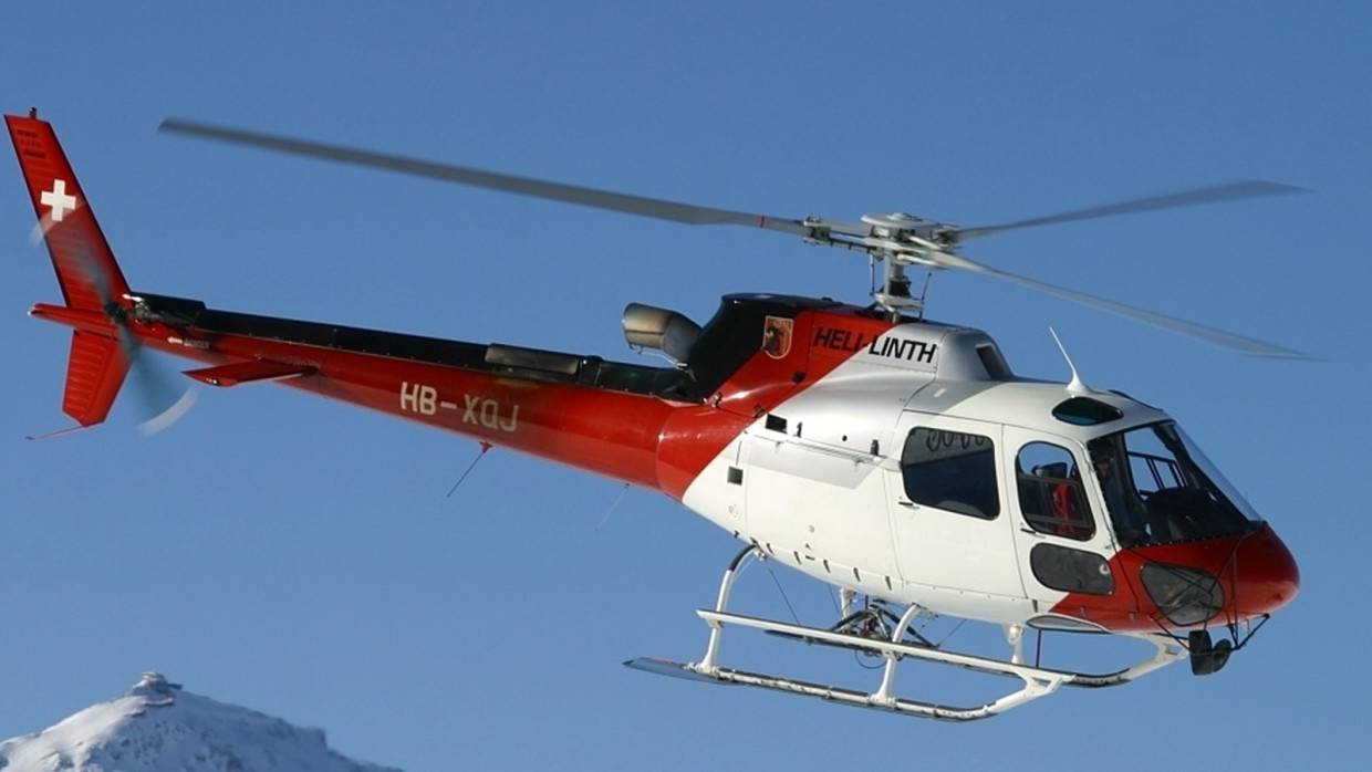 Одного человека зажало в салоне вертолета после жесткой посадки в Башкирии