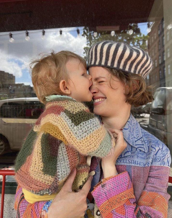 «Жена сделала татуировку, не спросив меня» пример, скажут, время, мысль, говорит, казалось, какой, вашей, детей, своим, молчания, власти, кажется, немного, будет, всегда, возможно, права, вопросах, скажет