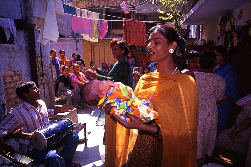 индия род. родильные дома в индии. хиджра (каста). индия семья. индия много детей.