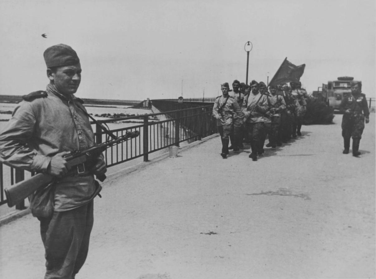 Советская япония. Советско-японская война в Маньчжурии. Советские солдаты в Японии 1945. Советские солдаты в Маньчжурии. РККА В Маньчжурии 1945.