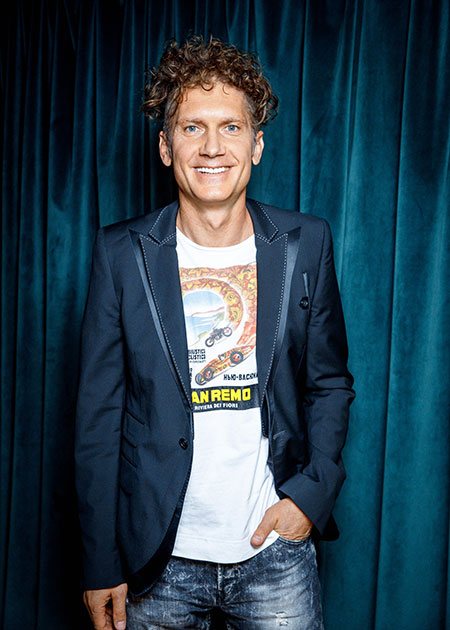 Александр Петров и Стася Милославская, Джаник Файзиев и Светлана Иванова и другие на премьере фильма "Вратарь галактики" Александр Петров и Стася Милославская, Джаник Файзиев и Светлана Иванова и другие на премьере фильма "Вратарь галактики" Звезды,Красная дорожка